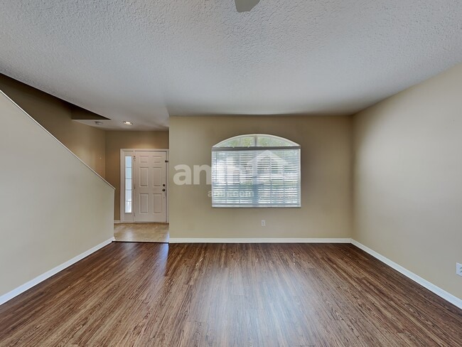 Photo - 11002 Newbridge Dr
