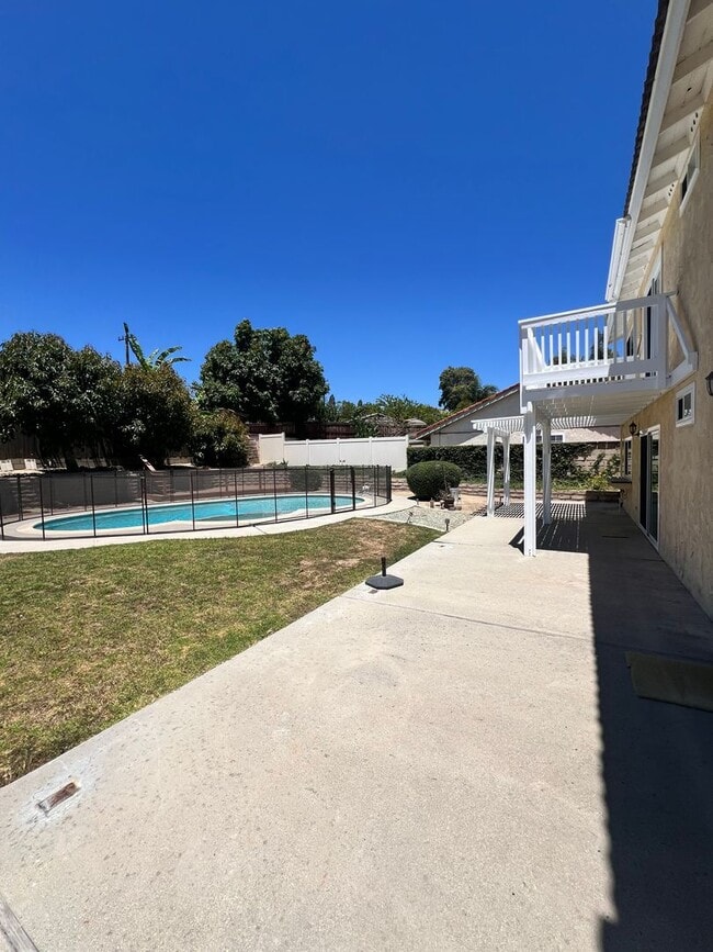 Photo - Santa Paula - Spacious pool home in wonder...