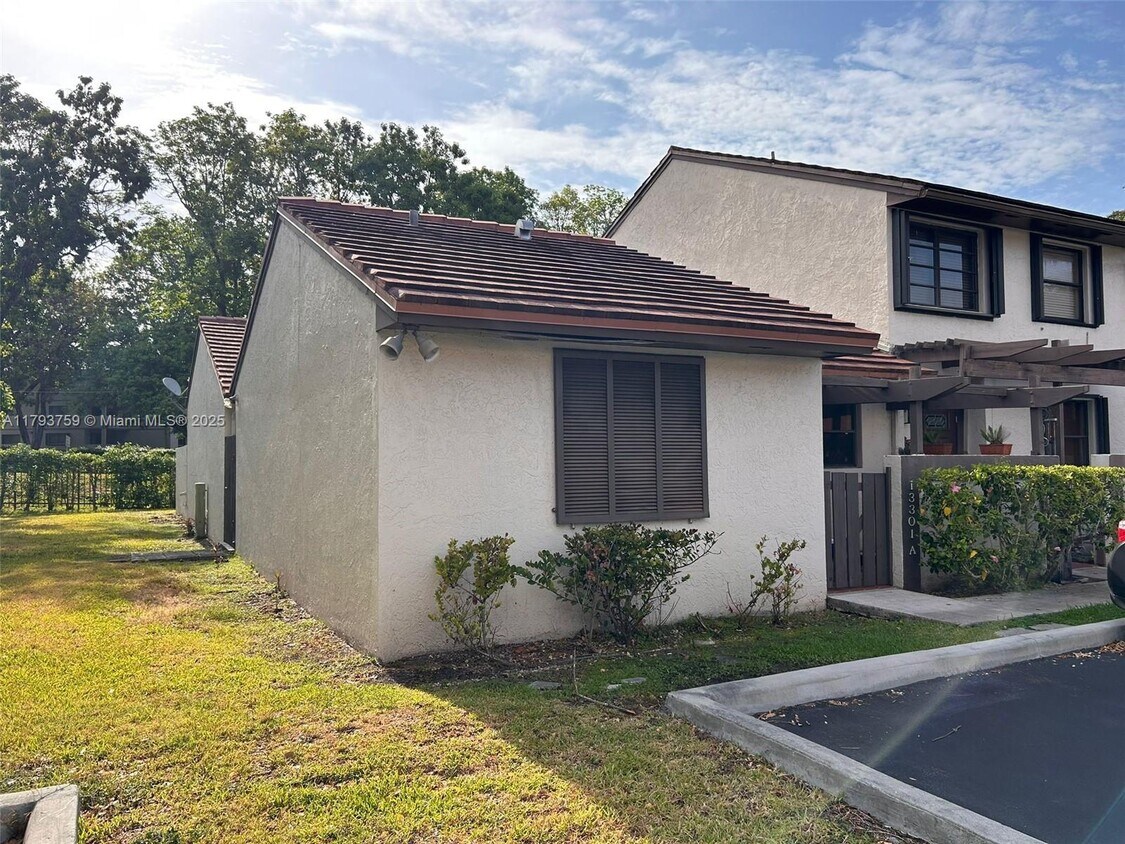 Photo - 13301 SW 88th Ter (Miami, FL)