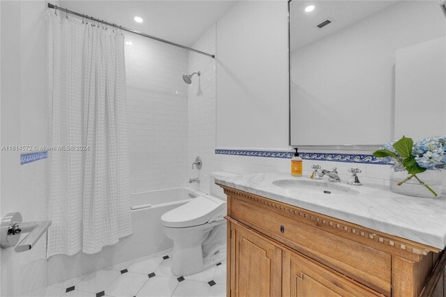 Photo - 1100 El Rado St