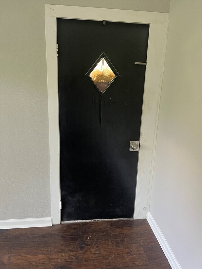 Photo - 205 N Elm St