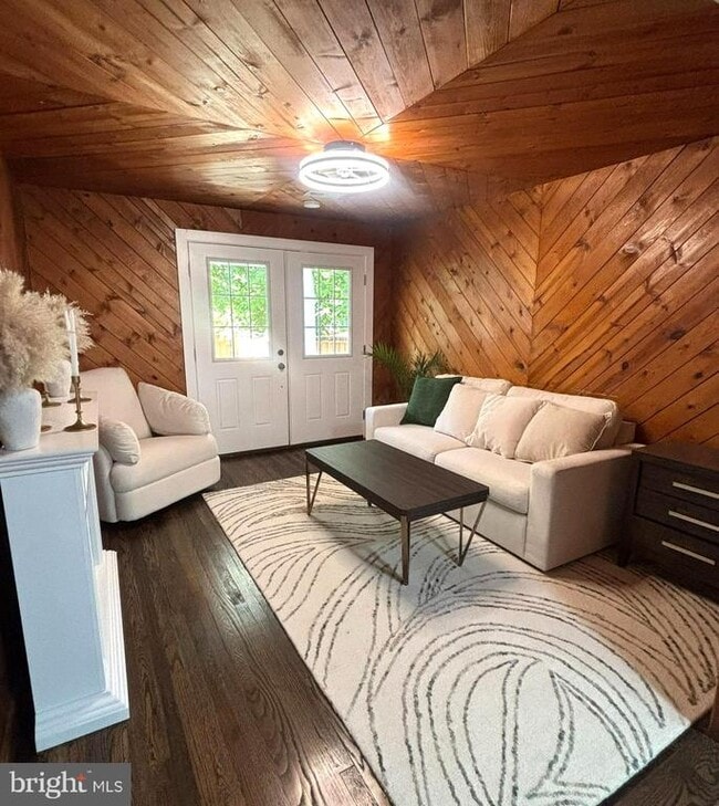 Building Photo - 310 Frazer Pl