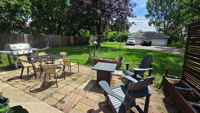 Photo - Spacious 4BR in Saint Paul | 2 Full Baths - VIDEO TOUR