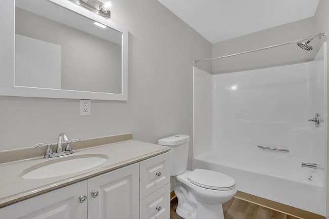 Photo - 140 Cherry St