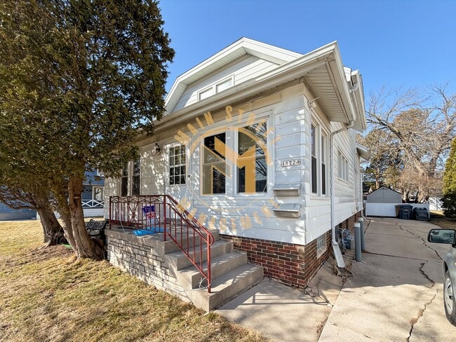 Building Photo - 1822 Superior Ave Unit 1822A