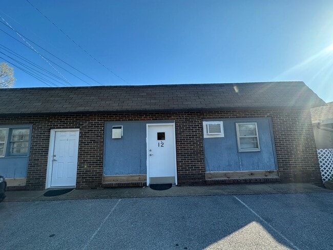 Building Photo - 1 Bed 1 Bath in Murray Unit 904 Coldwater Road #12 Rental