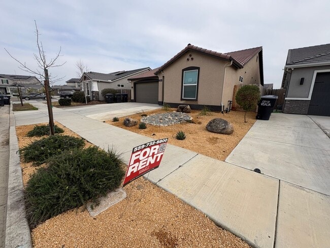 Building Photo - SE Visalia home Rent Ready!