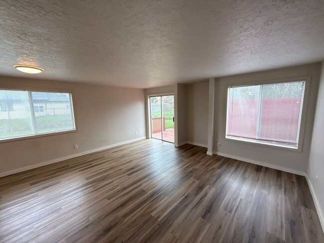 Photo - 3714 47th Ave NE