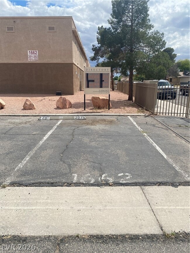 Building Photo - 1662 N Lamont St