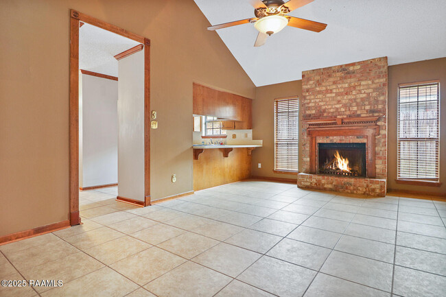 Photo - 106 Darteze Dr House