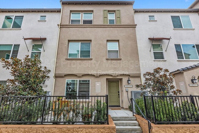 Photo - 2215 S Cordon Gln