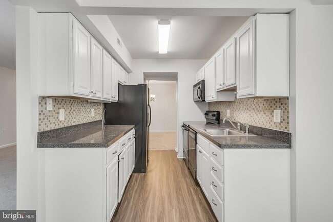 Photo - 7806 Hanover Pkwy