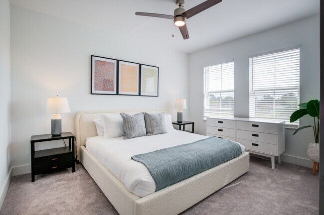 Photo - Summerwell Buenaventura Lakes II