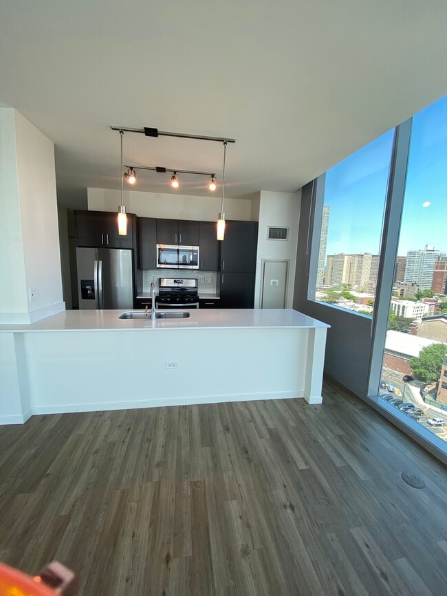 Photo - 3760 N Halsted St Unidad 0916