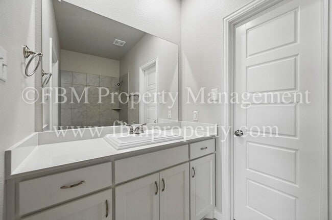 Photo - 2089 Luna Dr