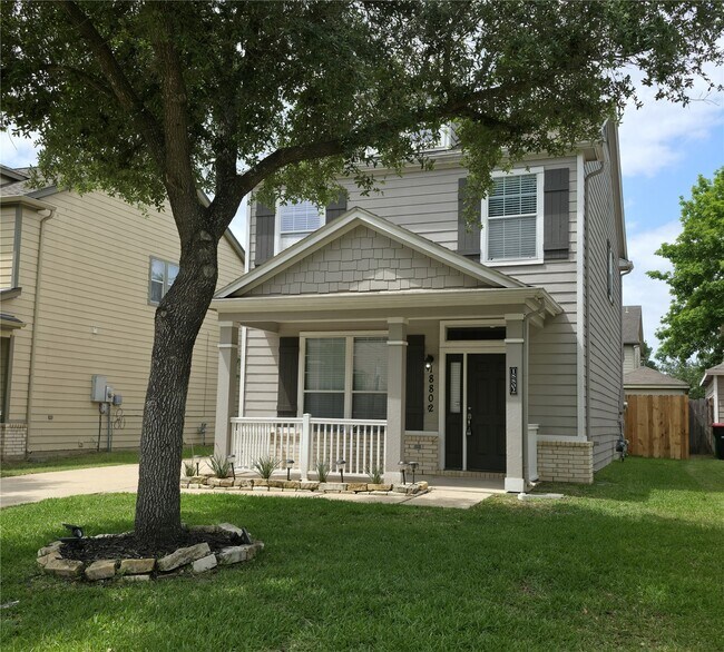 Photo - 18802 Sandelford Dr