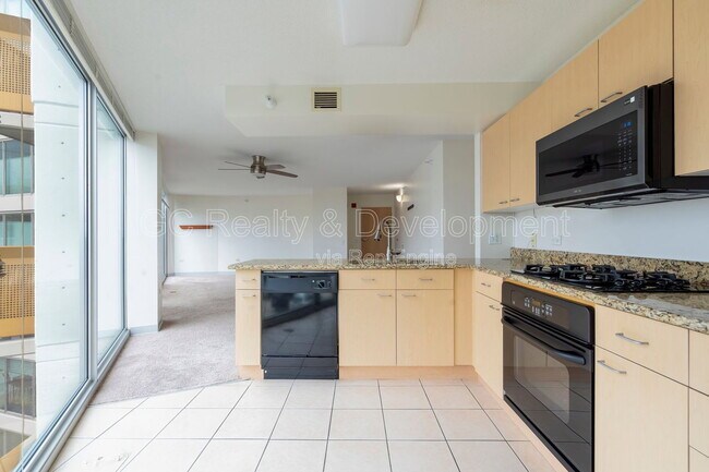 Photo - 1720 Maple Ave Unit 820