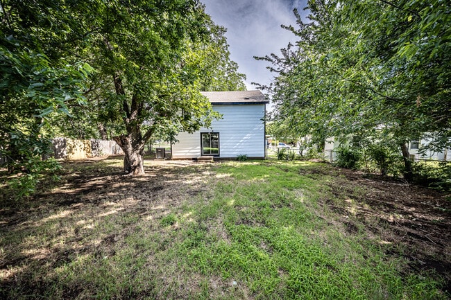 Photo - 1905 NW Baldwin Ave