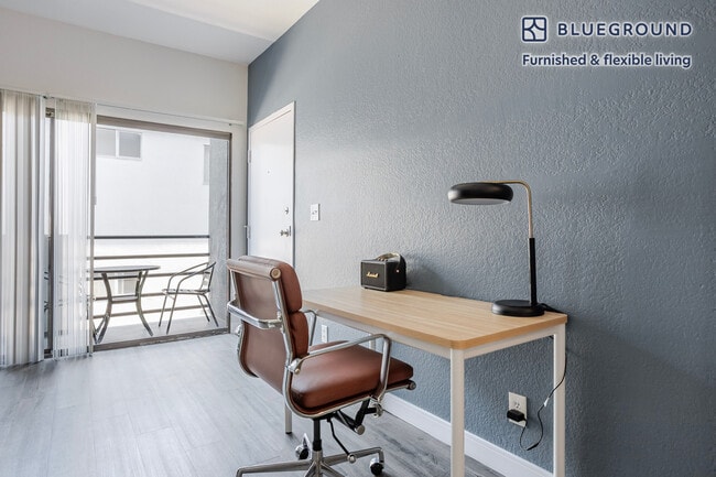 Photo - 711 N Sweetzer Ave Unidad FL2-ID1382