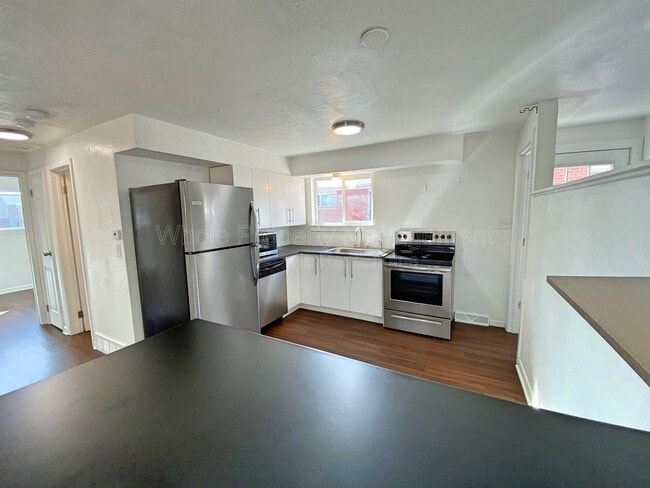 Photo - 2829 W Park Pl