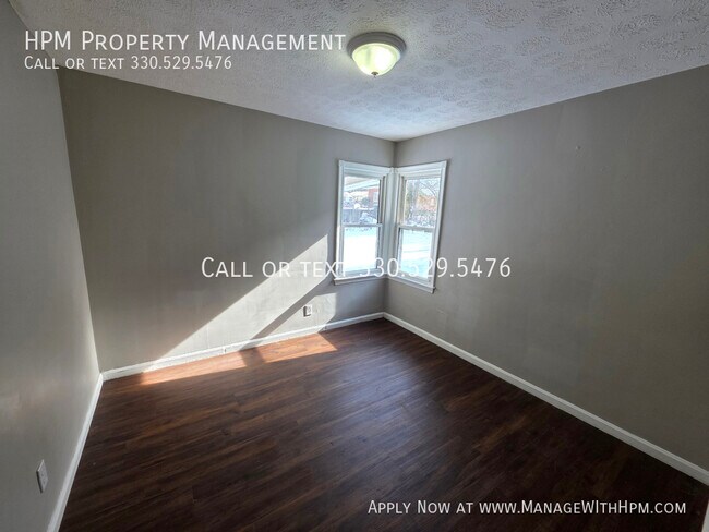 Photo - 1047 Yukon Ave