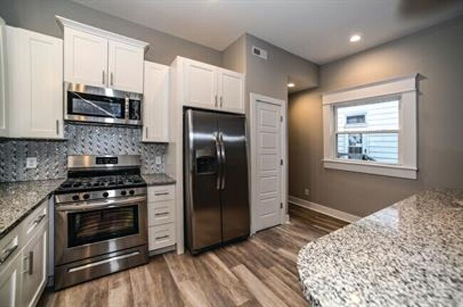 Photo - 625 Barret Ave