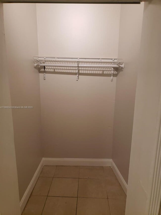 Photo - 640 SW 9th Ct Unit 01
