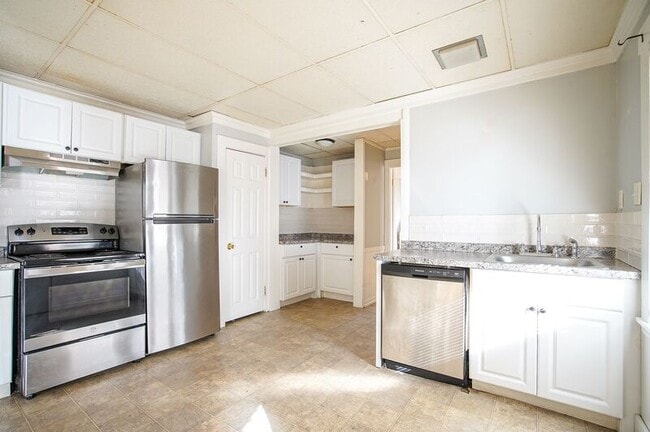 Building Photo - 341 Hampden St Unit 1