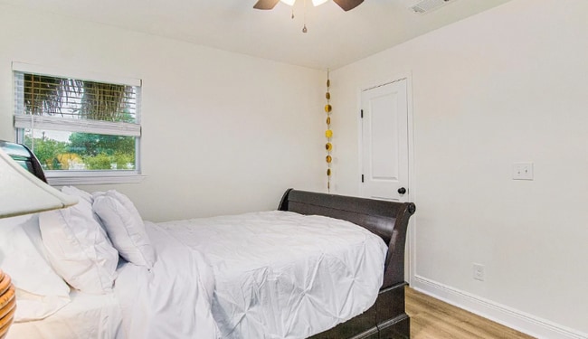 Photo - 814 W Gonzalez St