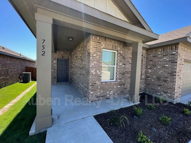 Photo - 752 Richmond Dr