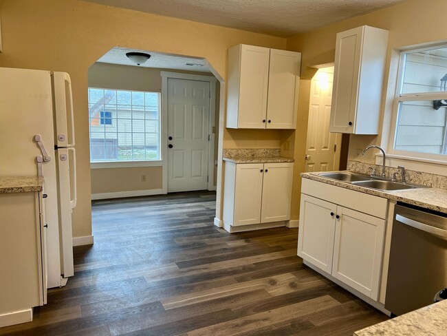 Photo - 1642 Miller Ave