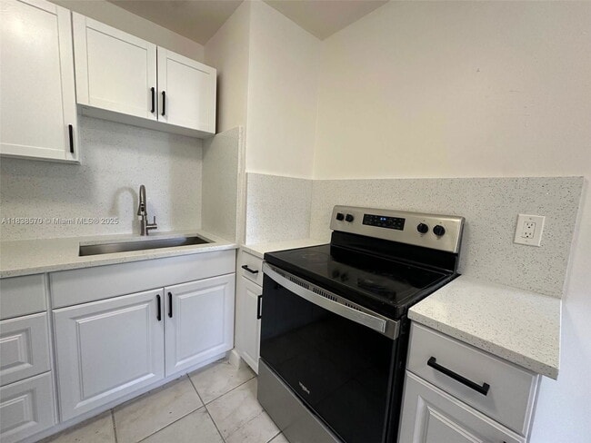 Photo - 717 NW 5th Ave Unidad 1A
