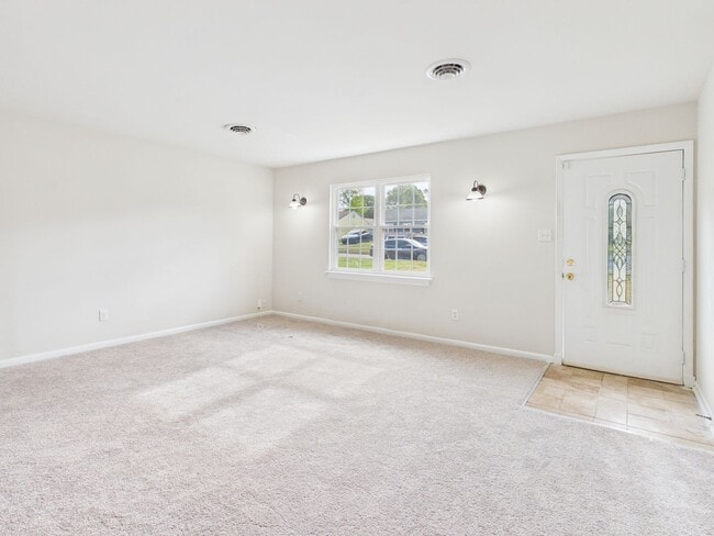 Photo - 2336 Sara Ln