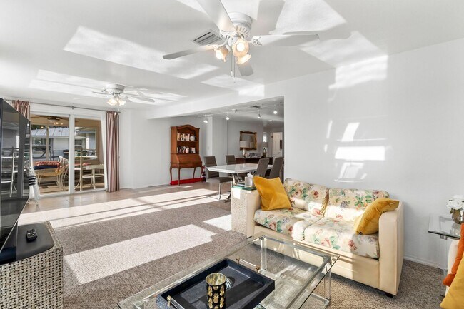 Photo - FURNISHED SHORT TERM RENTAL - 3 Bed / 2 Ba...