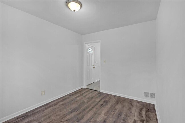 Photo - 2080 Bluffton Way