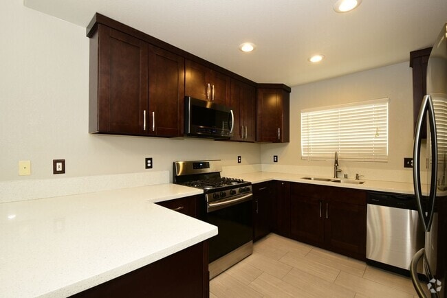 Building Photo - Live In The Heart Of Summerlin 2 Bed 2 Bat... Unit 205 Rental