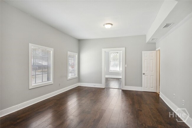 Photo - 1002 W 44th St