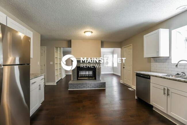 4 Bedroom Pet-Friendly Home in LIBERTY, MO with Main Street Renewal