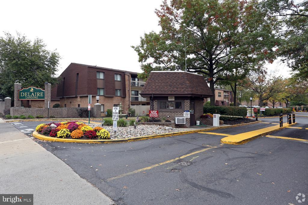 Photo - 50301 Delaire Landing Rd Apartment Unit 301