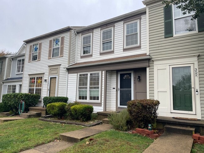 Photo - Light-filled and Spacious 3 Bed 2 Bath Tow...