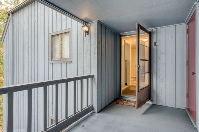 Photo - 10 Deepwood Dr Unit 10