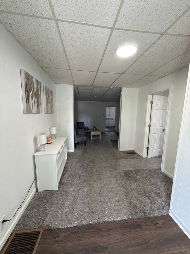 Photo - Don't miss out on this beautifully updated unit!