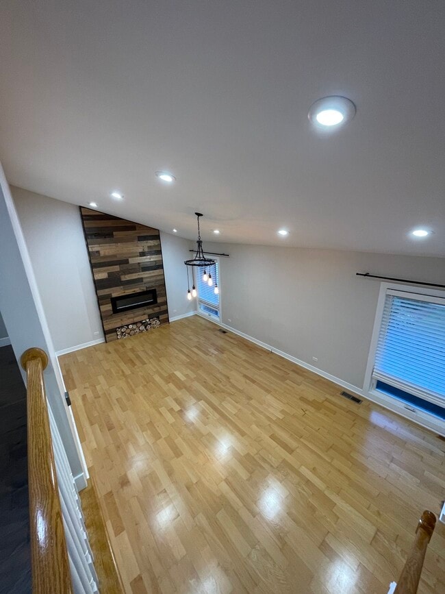 Building Photo - 1160 Osterman Ave Rental