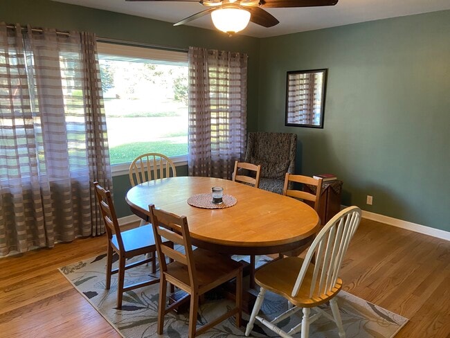 Photo - 1215 Grove St