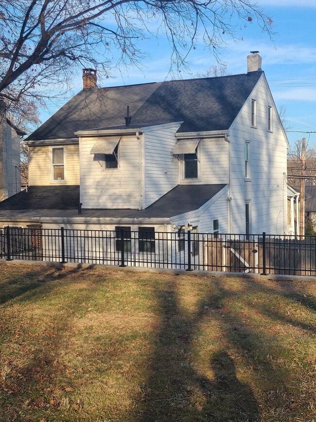 Photo - 112 S Main St