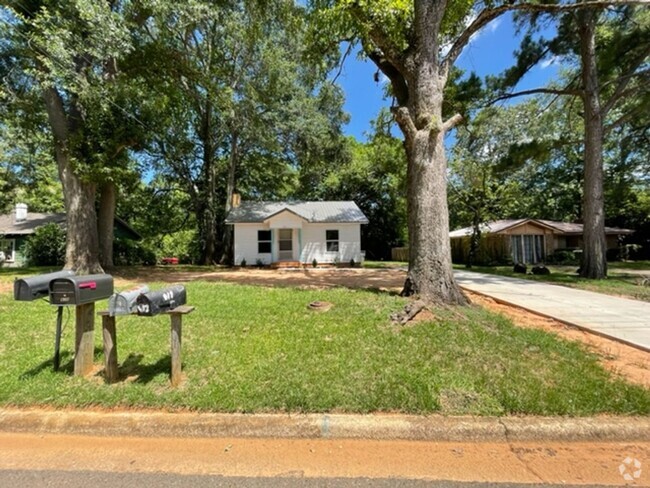 Building Photo - 916 Cason St Rental