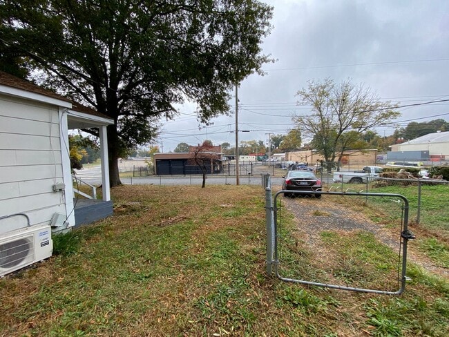 Photo - 2/1 in Gastonia, NC - $100 refundable key deposit required