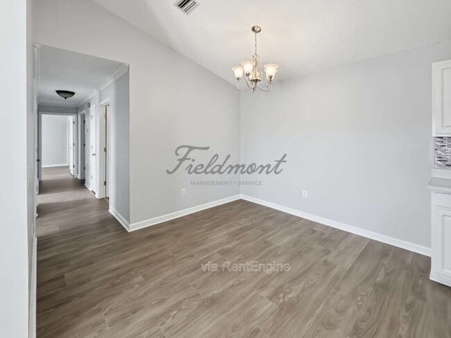 Photo - 107 Pelham Square Way