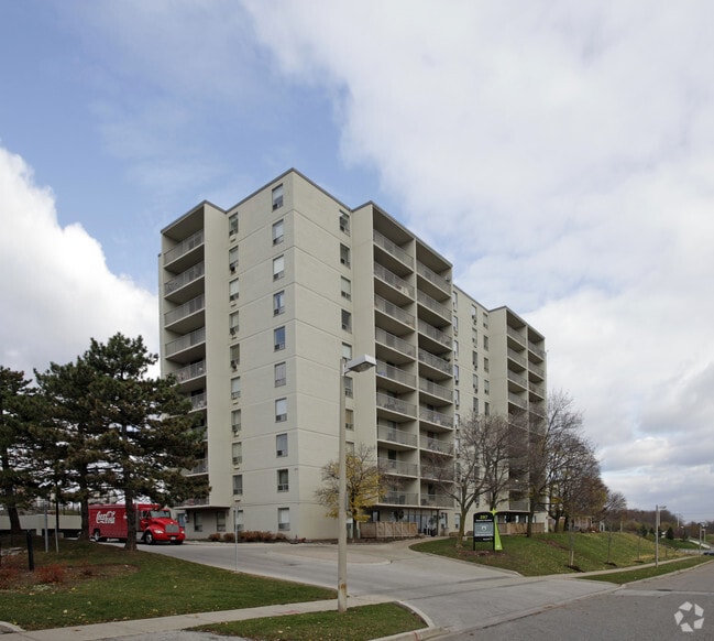 Photo - 297 Queens Ave