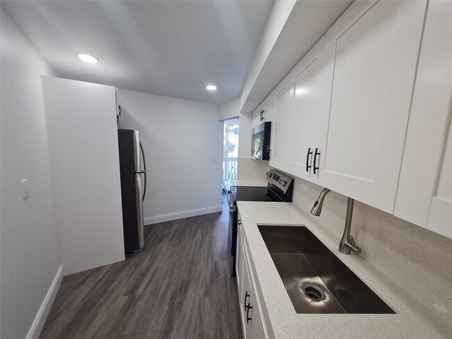 Photo - 6911 Environ Blvd Unidad 2M